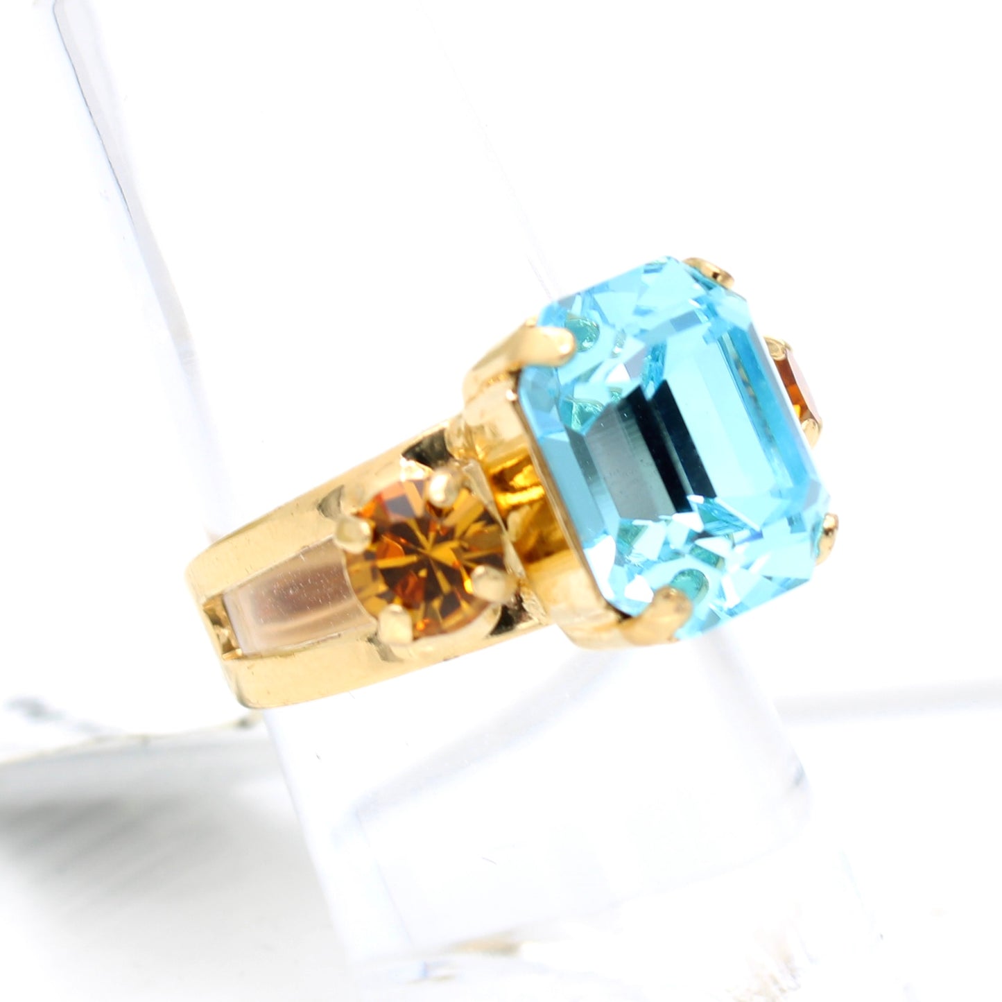Kaleidoscope Emerald Cut Ring in Yellow Gold