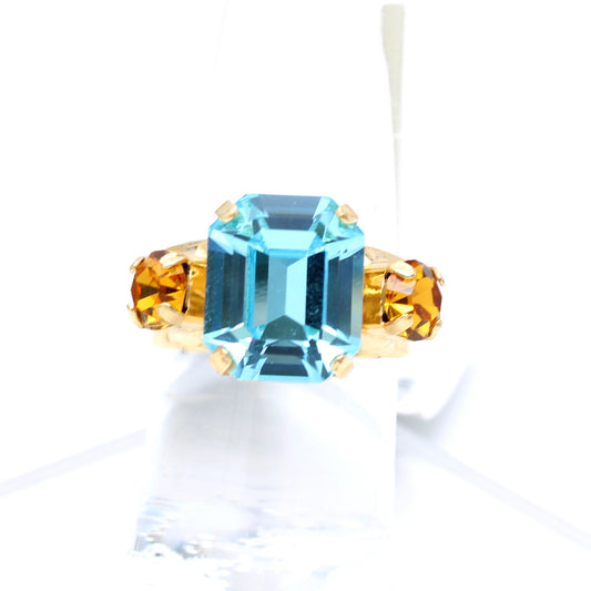 Kaleidoscope Emerald Cut Ring in Yellow Gold